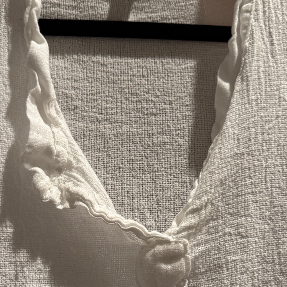 Elegant Cream V-Neck Women's Blouse - Picture 5 of 7